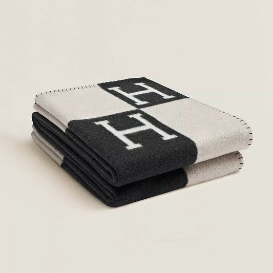 HBlanket™ | H-deken Voor Op De Bank